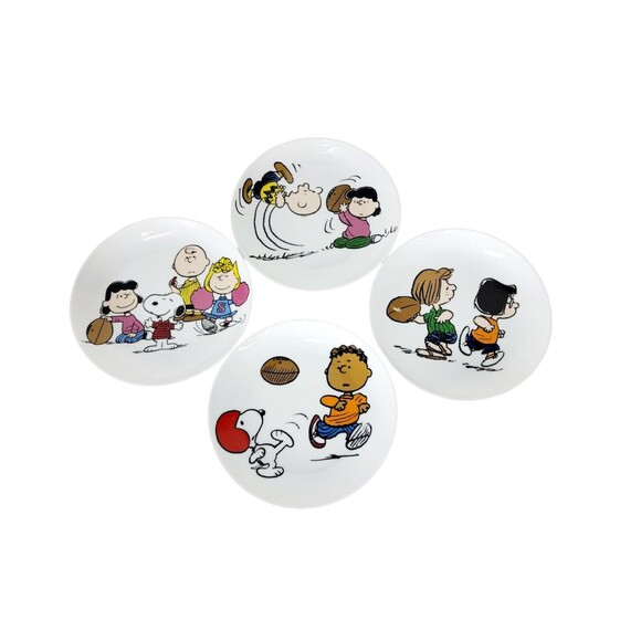 Peanuts Snoopy & Friends Decorative Collectible Set of Four 6" Ceramic Plates - Picture 1 of 16